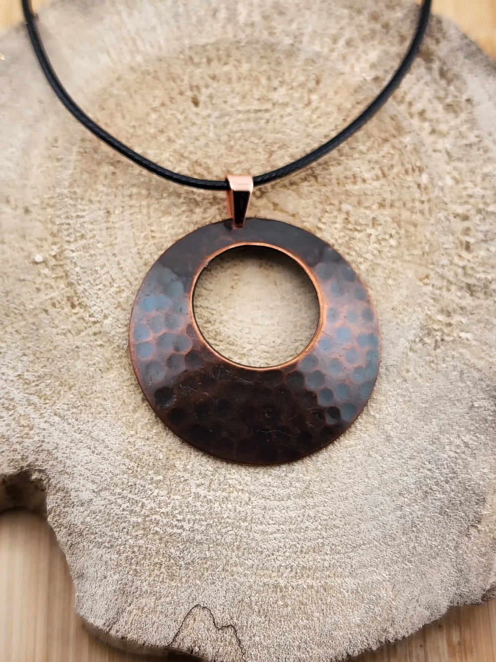 18in Adjustable Hammered Copper Circle Pendant Necklace in Brown